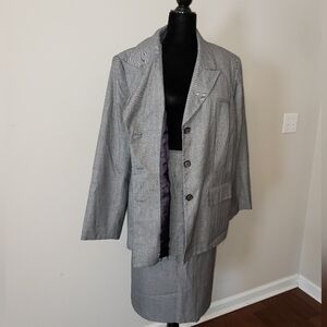 Plus Gray Woman's Suit Blazer Skirt Set By Sag Harbor